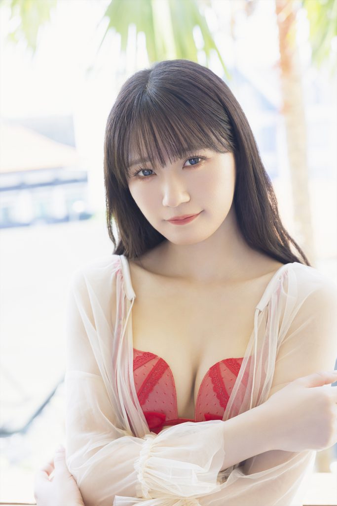 SKE48中野愛理1st写真集『可愛いと言って欲しい』表紙カット
