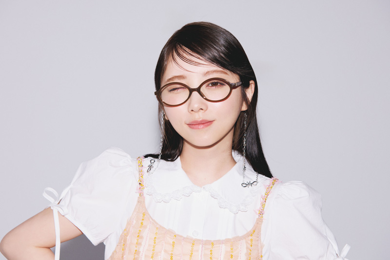 『bis夏号』より眼鏡姿の与田祐希