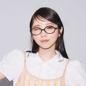 与田祐希、乃木坂46卒業後初の『bis』撮影！この夏気になるアイウエアを紹介