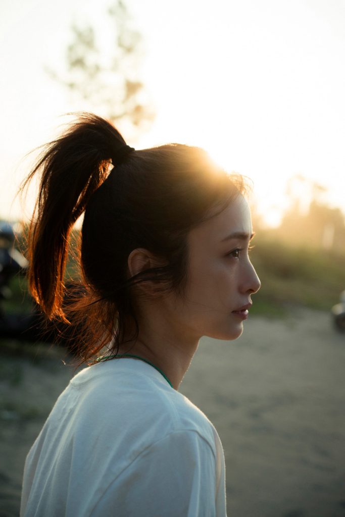 上戸彩写真集『Midday Reverie(ミッドデイ・リヴァリー)』