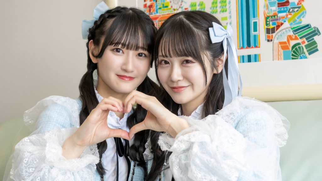 映画『鬼ベラシ』に出演するSTU48・中村舞と信濃宙花