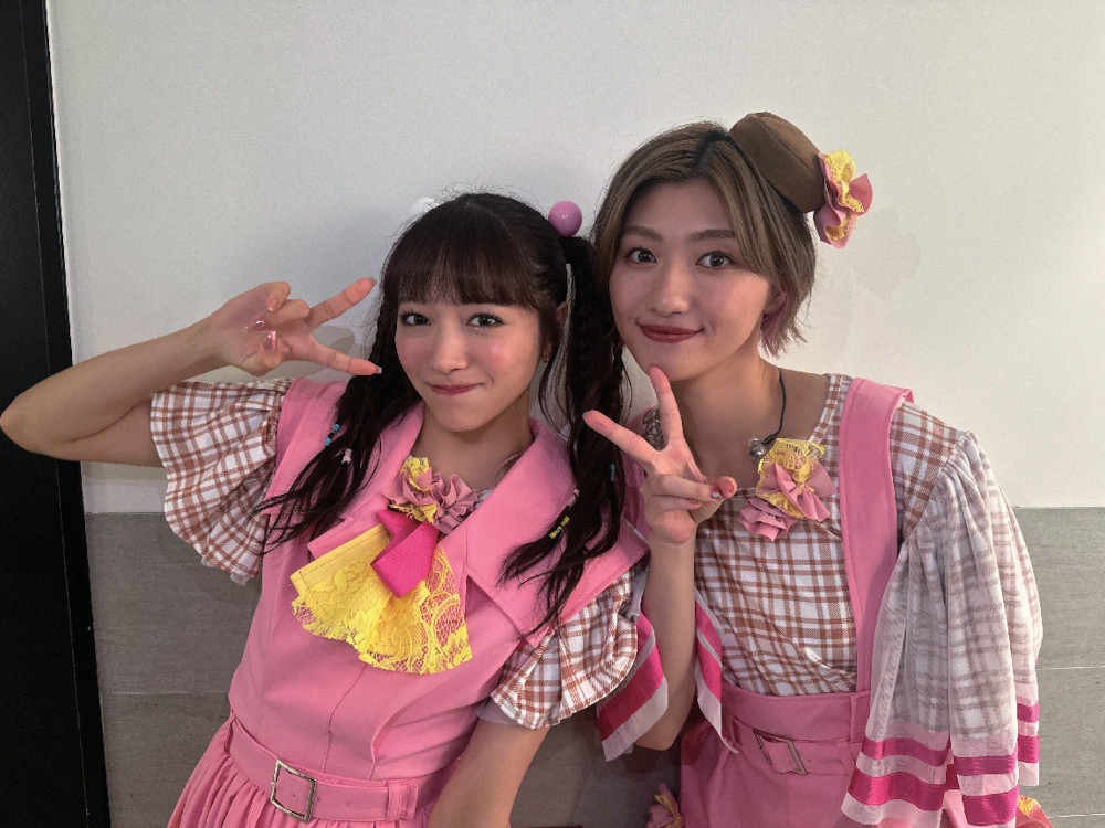 10年の月日を共に過ごしたカホリコの2人。中山莉子(左)と小林歌穂(右)