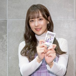 祝！重版出来!! SKE48鎌田菜月さん1st写真集『やさしい日差し』発売記念！サイン入りチェキプレゼント