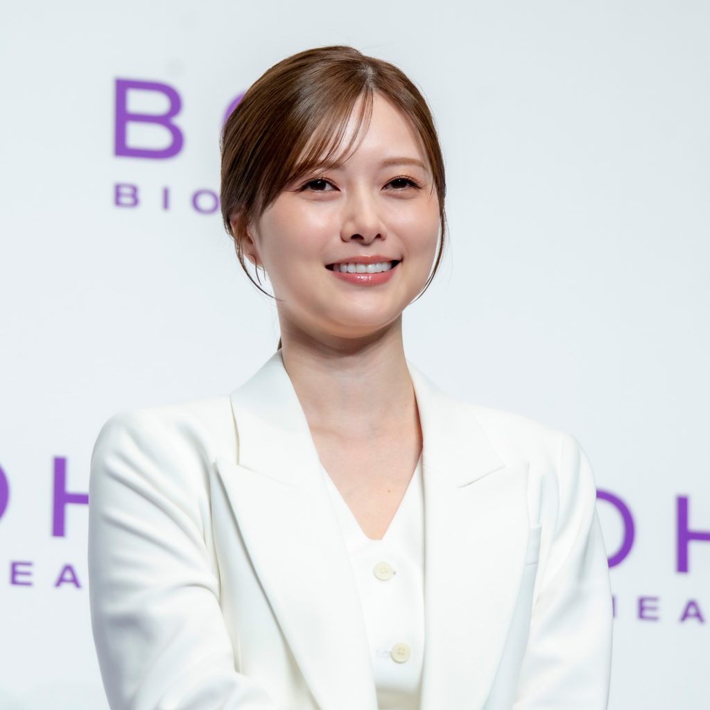 「BIOHEAL BOH 新アンバサダー就任発表会」に出席した白石麻衣