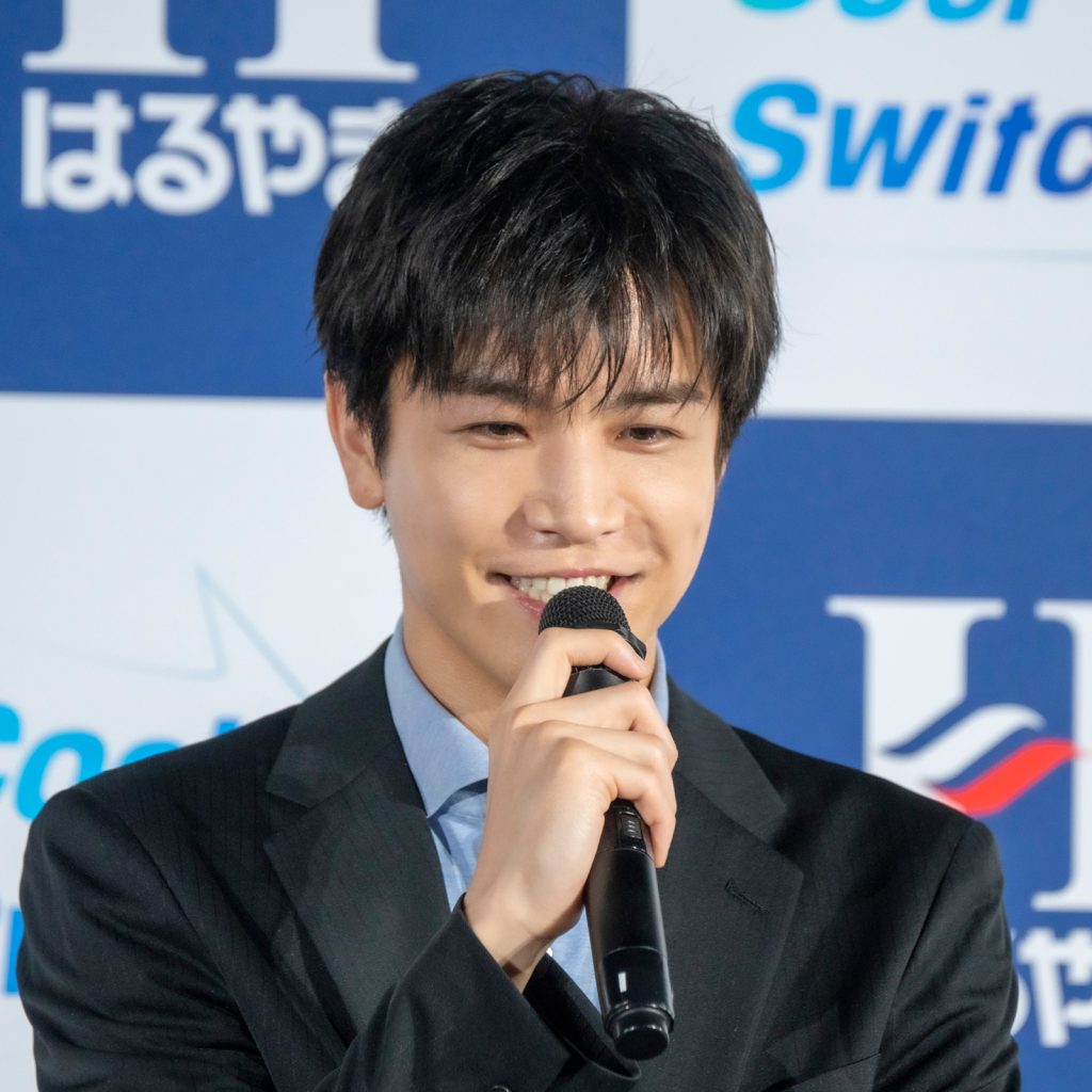 「はるやまNEW BIZ WEAR アンバサダー&新CM発表会」に出席した岩田剛典