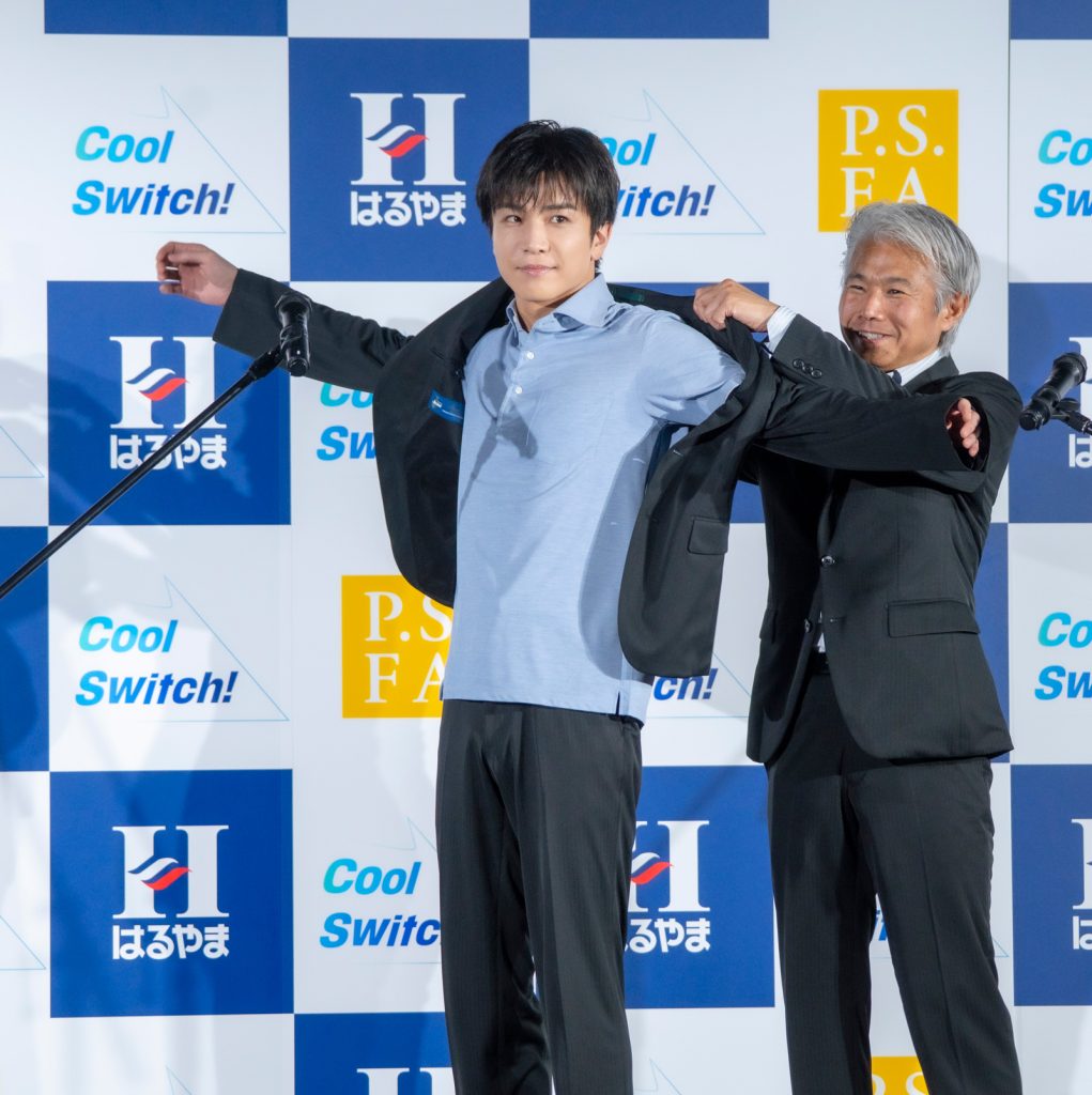 「はるやまNEW BIZ WEAR アンバサダー&新CM発表会」に出席した岩田剛典