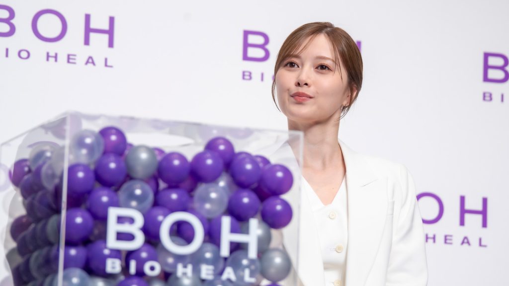 「BIOHEAL BOH 新アンバサダー就任発表会」に出席した白石麻衣