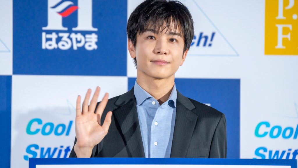 「はるやまNEW BIZ WEAR アンバサダー&新CM発表会」に出席した岩田剛典