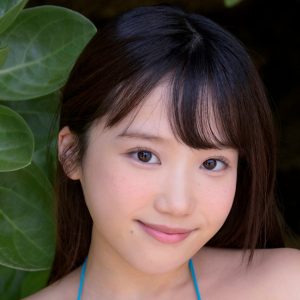 色白ボディーに水色ビキニがお似合い…“世界の妹”新人グラドル堀みなみ、ワールドクラスのスタイル披露