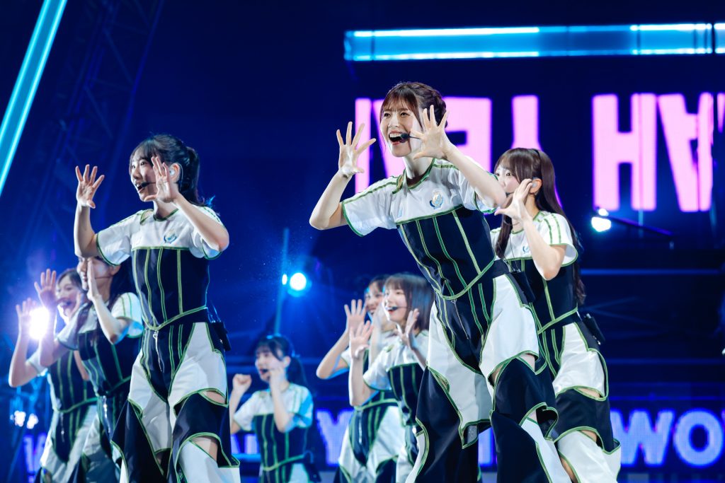 日向坂46、BRAND NEW LIVE 2025「OVER THE RAINBOW」より