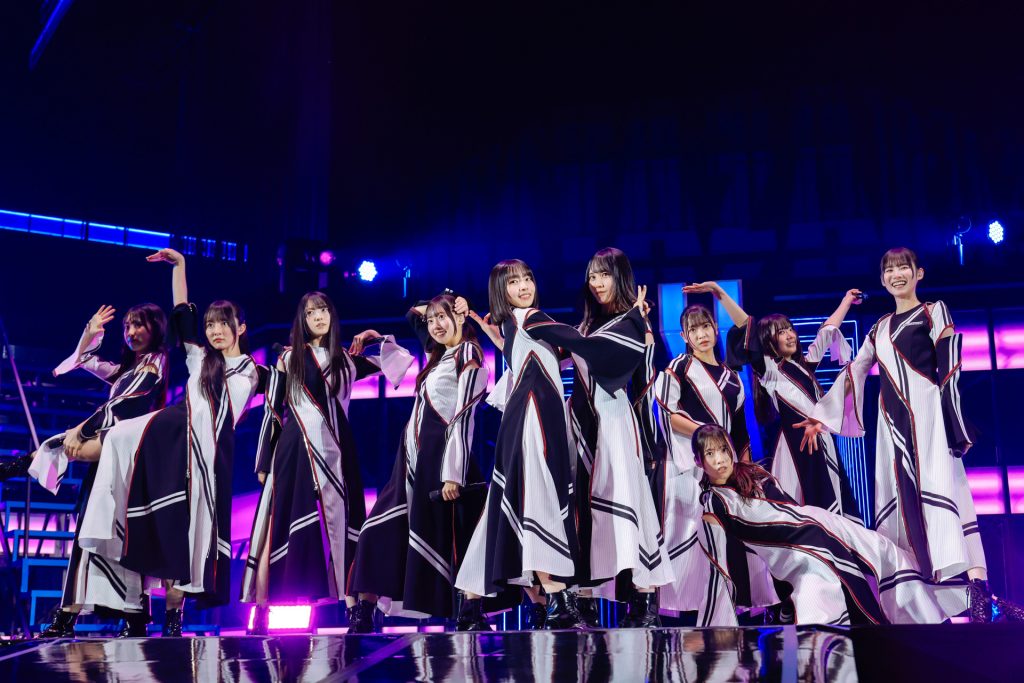 日向坂46、BRAND NEW LIVE 2025「OVER THE RAINBOW」より