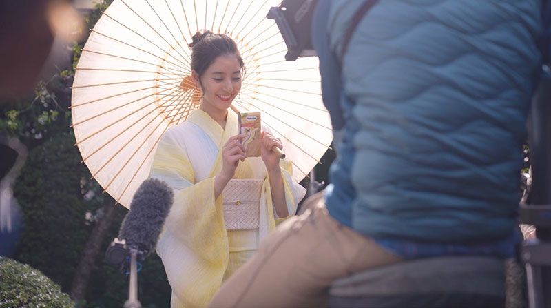 ハーゲンダッツの新WEB CM「いちご練乳みるく」篇に出演する新木優子