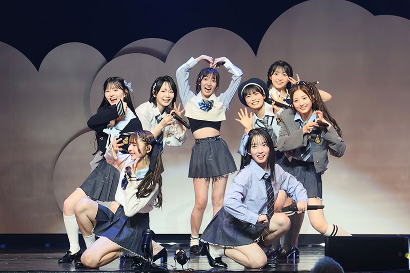 「AKB48 18期生昇格記念LIVE!~青い空には 雲はひとつもない~」より