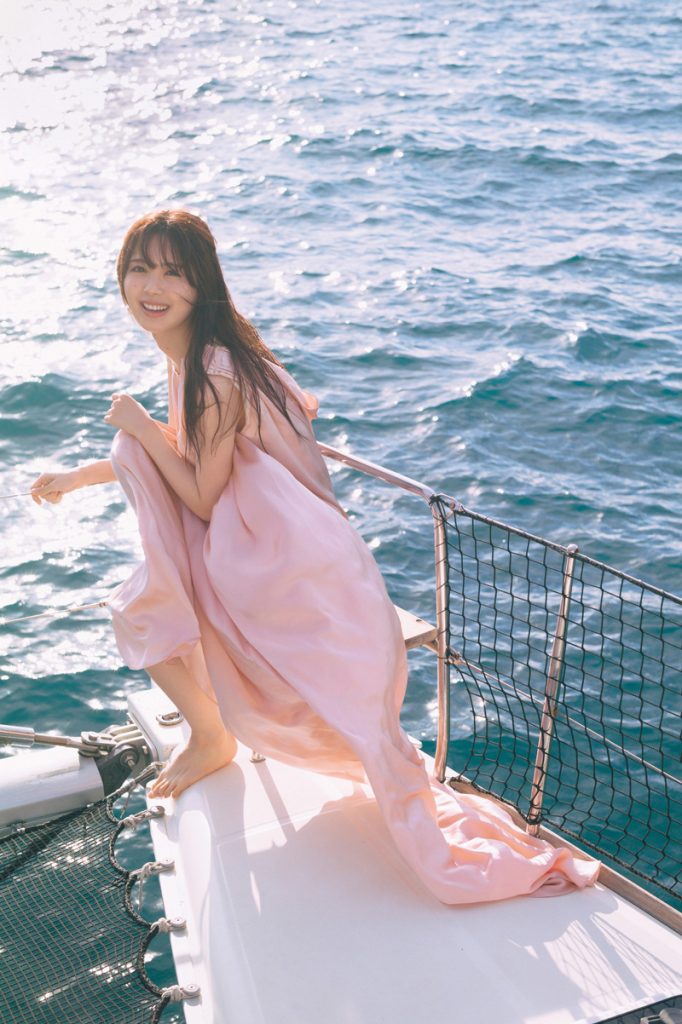 乃木坂46筒井あやめ1st写真集『感情の隙間』より