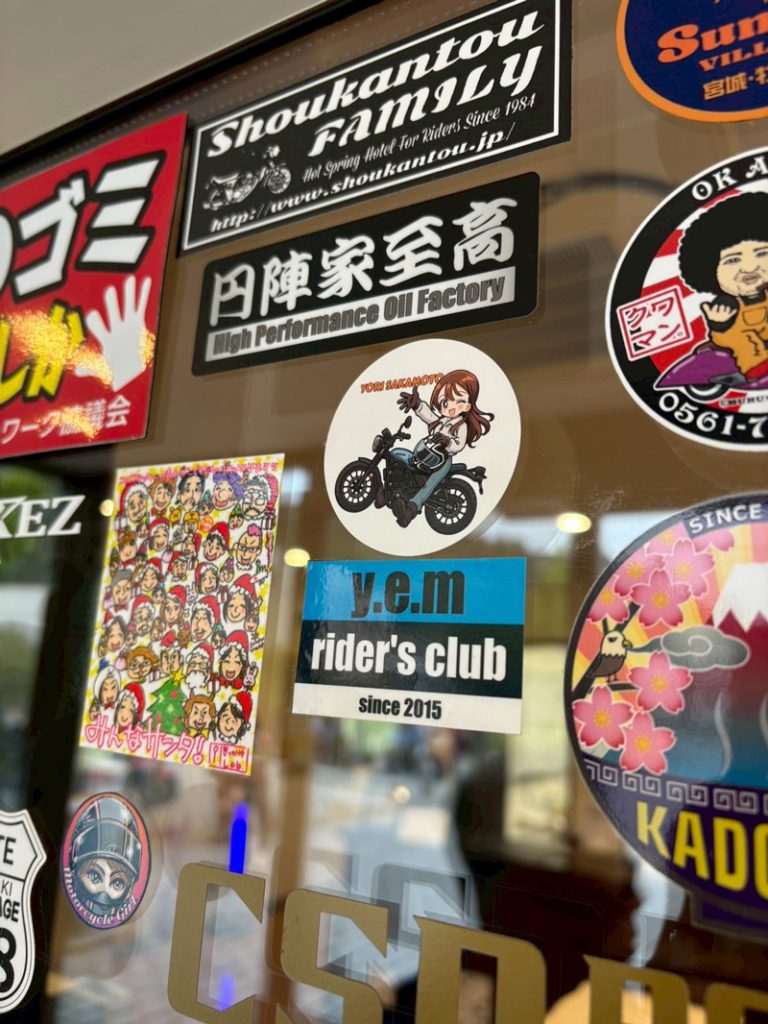 色・形・サイズもさまざまなステッカー