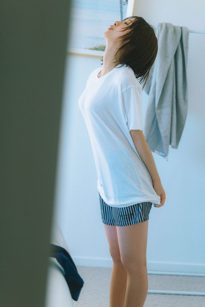 日向坂46富田鈴花1st写真集