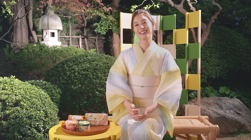 ハーゲンダッツの新WEB CM「いちご練乳みるく」篇に出演する新木優子