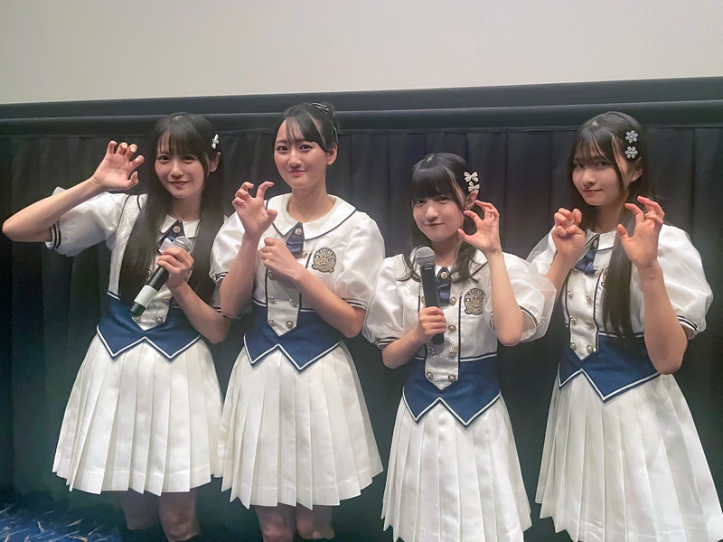 映画『鬼ベラシ』先行プレミア上映会(@TOHOシネマズ 新居浜)に出席したSTU48中村舞、信濃宙花、久留島優果、新井梨杏