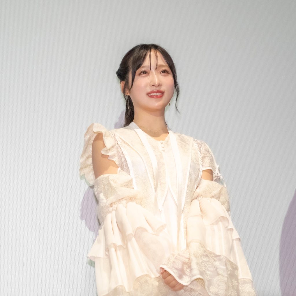 映画『2025年7月5日 午前4時18分』完成披露上映会舞台あいさつに登壇した小栗有以