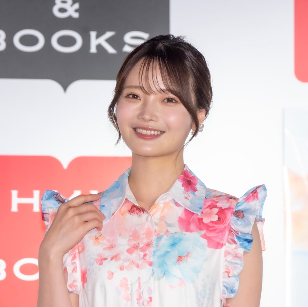 新谷姫加が1st写真集「ひめかわいい。」発売記念取材会に出席