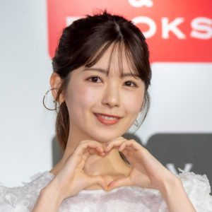 乃木坂46 筒井あやめ、情熱の国・スペインでの奇跡の一枚はサグラダ・ファミリアより「TT兄妹」!?「太客」の両親と元キャプテン・秋元真夏からも祝福の声