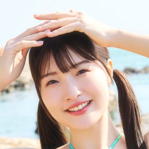 カラフルビキニがはち切れそう…原つむぎ、ビーチから夜ベッドまで自慢の美ボディーが躍動