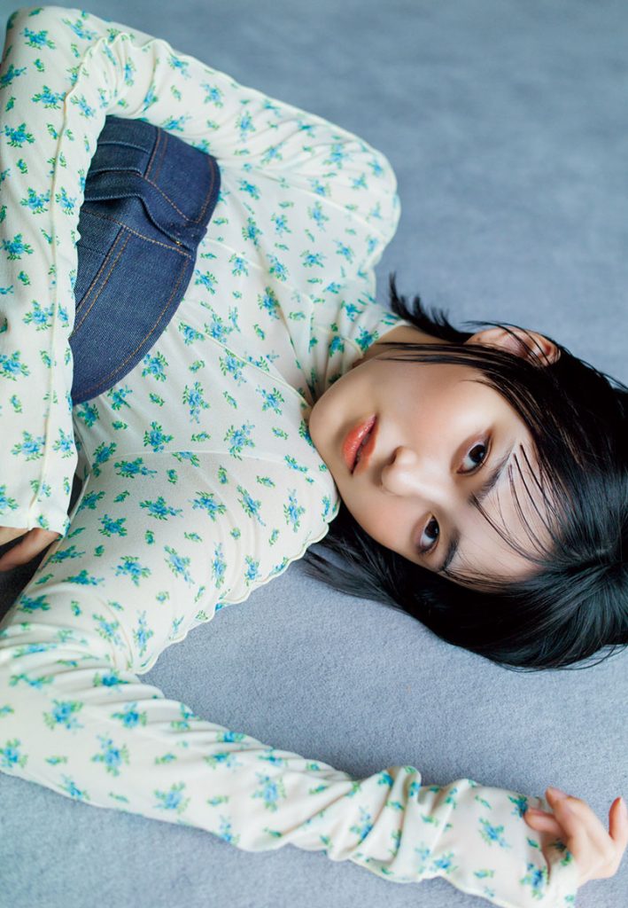『週刊少年マガジン30号』(講談社)に登場している櫻坂46・的野美青
