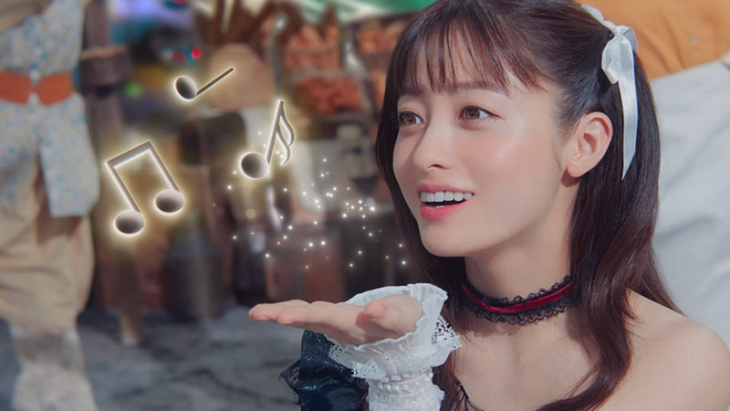橋本環奈が出演する『異世界のんびりライフ』新CM「演劇の星が登場」篇より