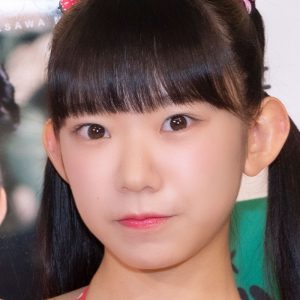 グラビアアイドル長澤茉里奈、かわい過ぎるスク水＆紺ハイソ姿に「すっごくカワイイ」「癒やされます」「めちゃくちゃ似合ってる」