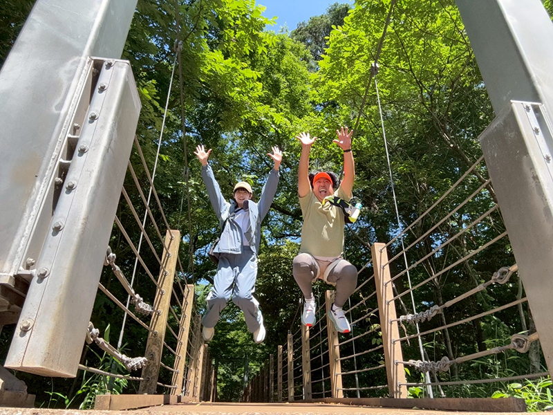 砧公園で「ひむ太郎」おなじみのジャンプ写真撮影!