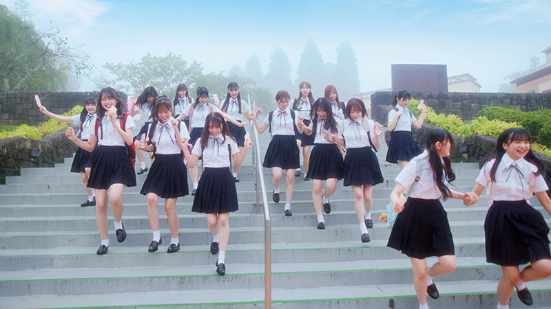 「HKT48」19thシングル『半袖天使』Music Videoより