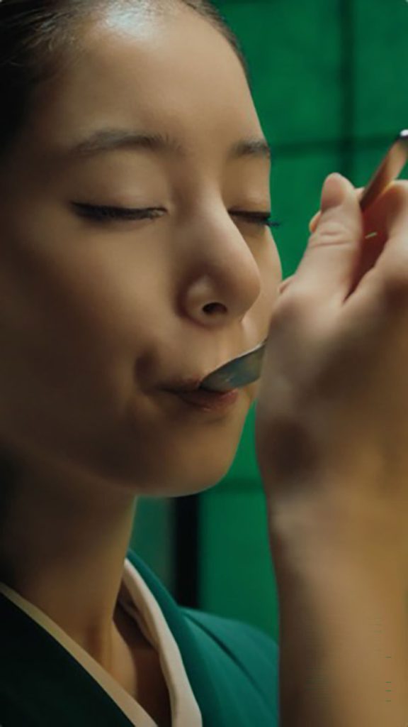 「ハーゲンダッツ JAPAN MIND WEB CM 第⼆弾『⽟露』」篇より