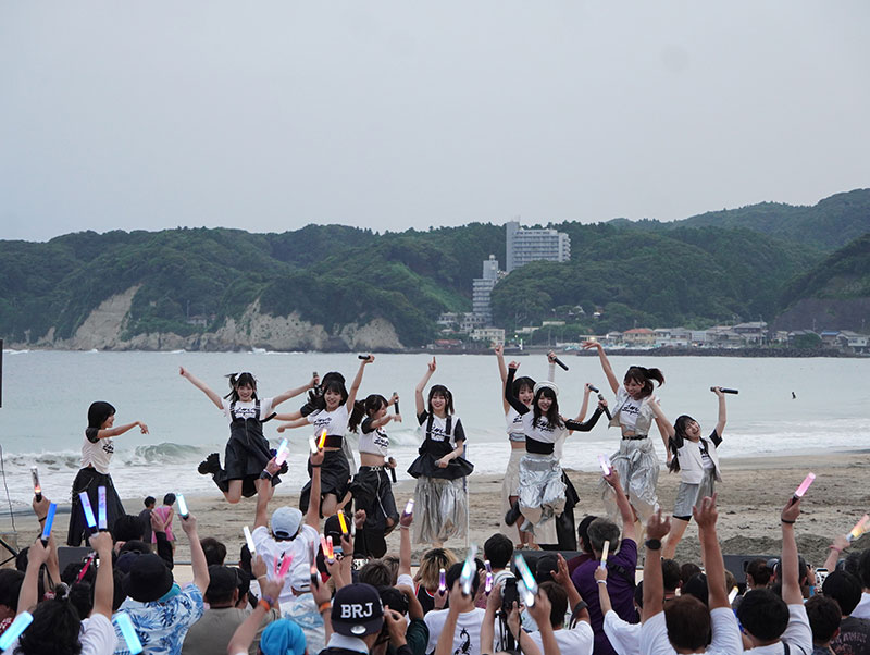 WHITE SCORPION「リアルBeach opening」イベントより