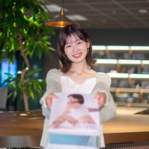 元AKB48浅井七海、写真集のお気に入りは一番大人びているカット「“脚！”って感じで(笑)」