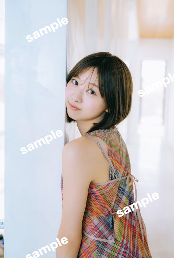 日向坂46富田鈴花1st写真集『鈴花サーキット』より書店別特典ポストカード:楽天ブックス