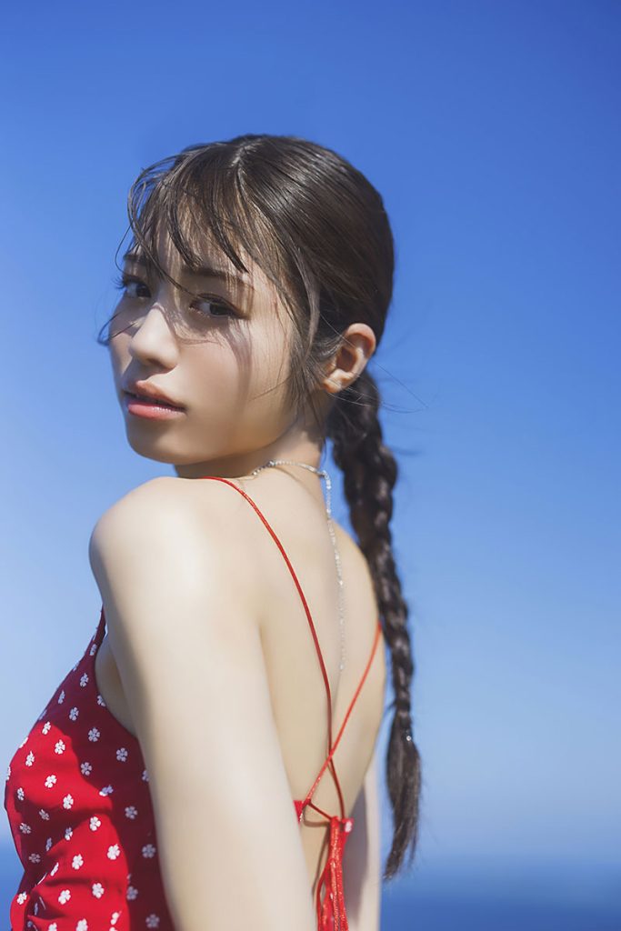 「Peel the Apple 浅原凜1st写真集『凜』」よりアザーカット