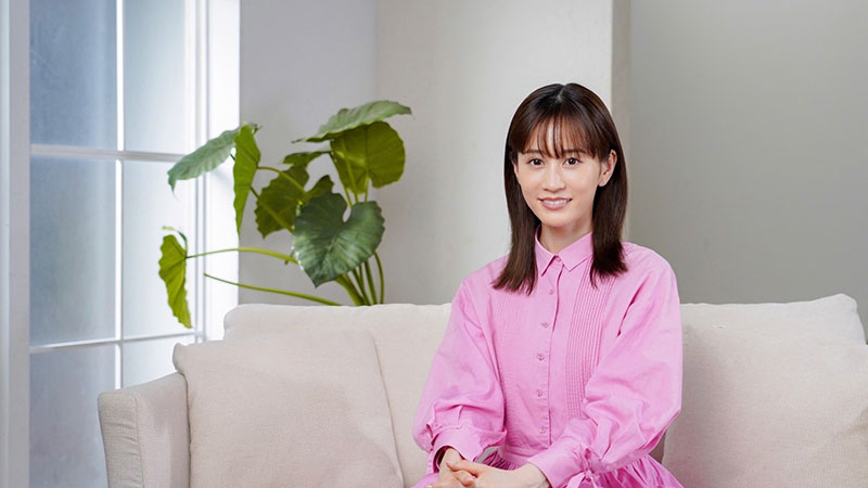 YouTubeチャンネル「ホットペッパービューティーTV」に出演する前田敦子