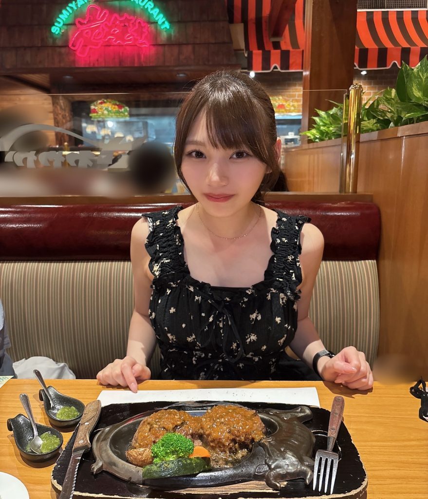 岡本姫奈の公式インスタグラム(okamotohina_official)より