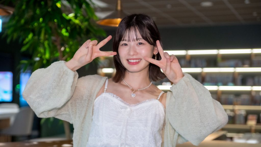 ダブルピースにも応じる浅井七海
