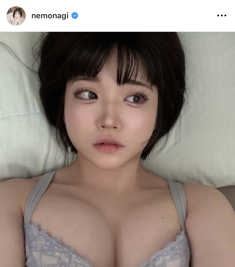 ランジェリー姿がとてもセクシー&キュート