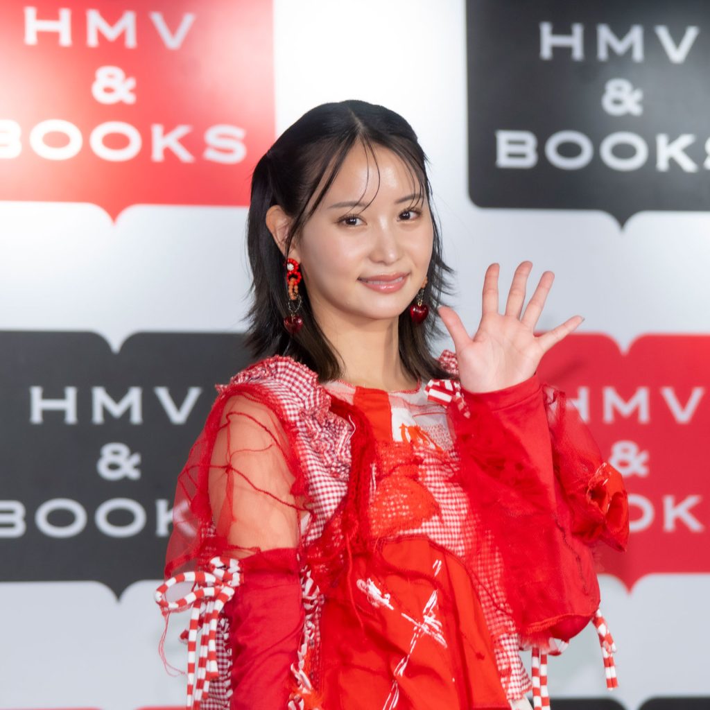 永尾まりや写真集「まりやぎツーリズム」発売記念取材会より