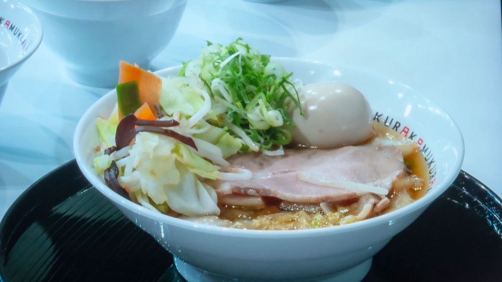 土屋太鳳が盛り付けした「おこさまラーメン」