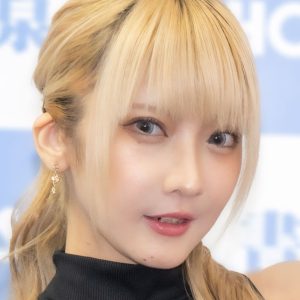 火将ロシエル、キュート＆セクシーさ満開の衣装姿を公開「今日はよりカワイイ」「似合ってます！」「惚れてます」