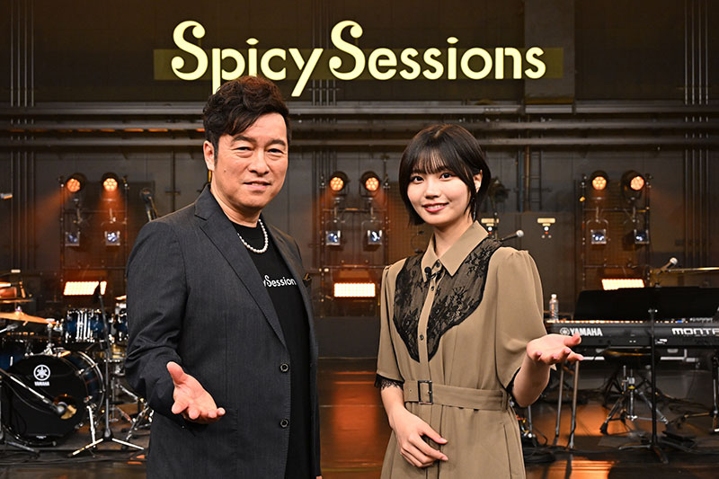 『Spicy Sessions』MCの黒沢 薫と中西アルノ