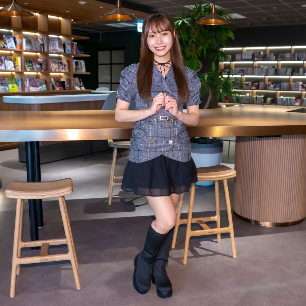 1st写真集『なんとかなるなる』発売決定を記念してインタビューに応じた川越紗彩