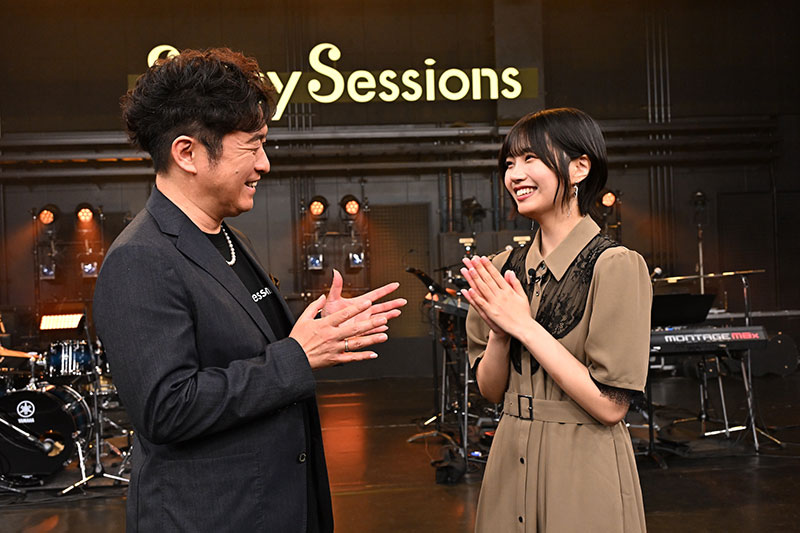 『Spicy Sessions』MCの黒沢 薫と中西アルノ