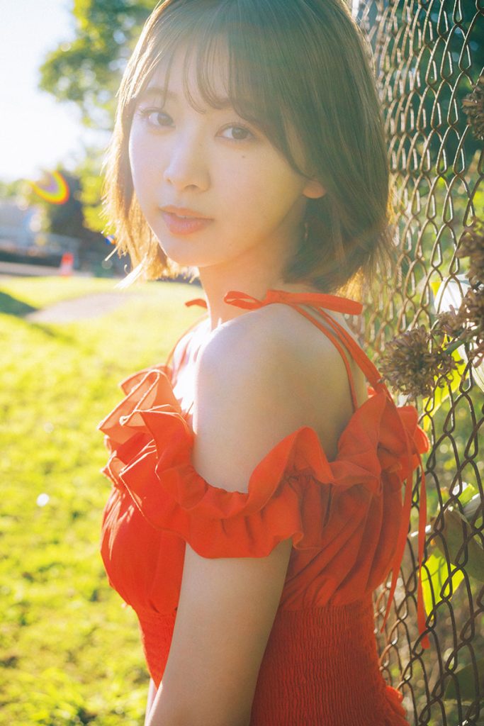日向坂46富田鈴花1st写真集『鈴花サーキット』より