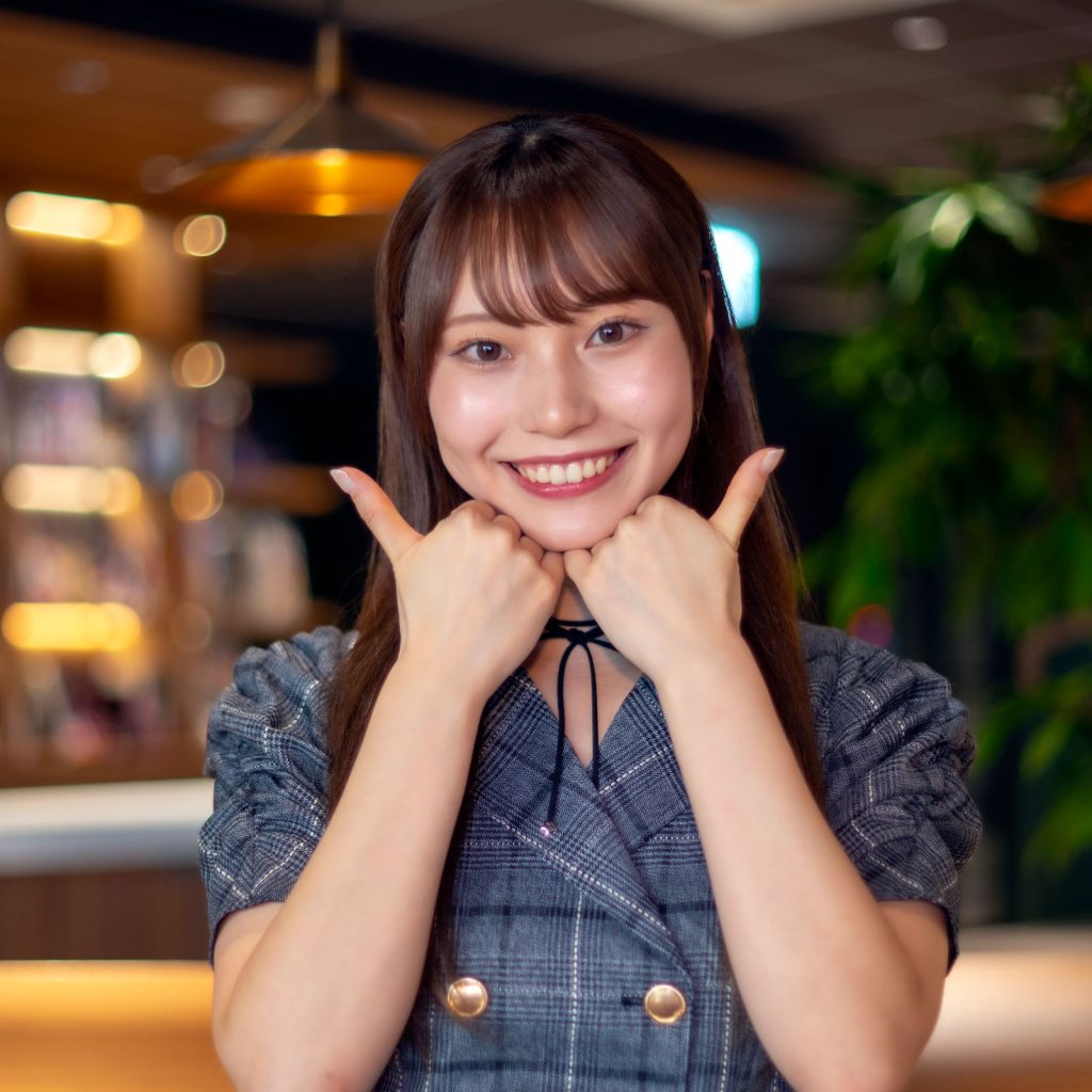 1st写真集『なんとかなるなる』発売決定を記念してインタビューに応じた川越紗彩
