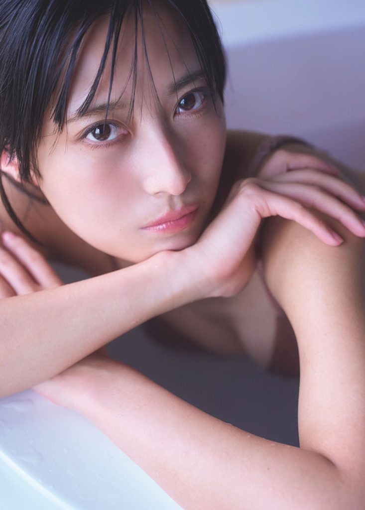 『週刊プレイボーイ37号』に登場している鷲見友美ジェナ