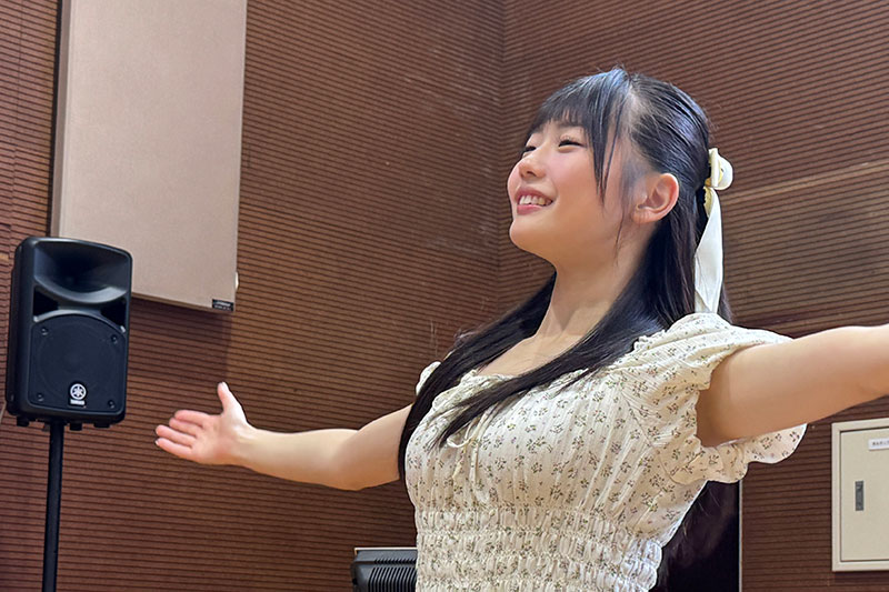 『ホワスピ夏合宿 in 熱海』より『DAY2』ラジオ体操するMOMO